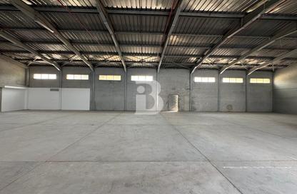 Warehouse - Studio for rent in Al Khabisi - Deira - Dubai