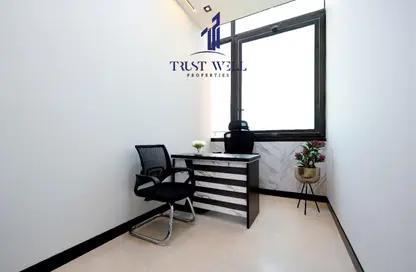 Office Space - Studio - 5 Bathrooms for rent in Dar Al Salam Building - Corniche Road - Abu Dhabi Office Space - Studio - 5 Bathrooms for rent in Dar Al Salam Building - Corniche Road - Abu Dhabi