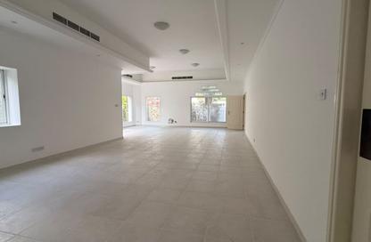 Villa - 5 - 5 for rent in Jumeirah 1 - Jumeirah - Dubai