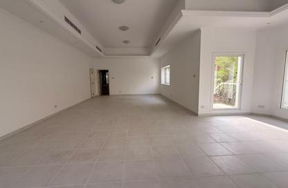 Villa - 5 - 5 for rent in Jumeirah 1 - Jumeirah - Dubai