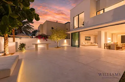 Villa - 5 Bedrooms - 5 Bathrooms for sale in Meadows 7 - Meadows - Dubai