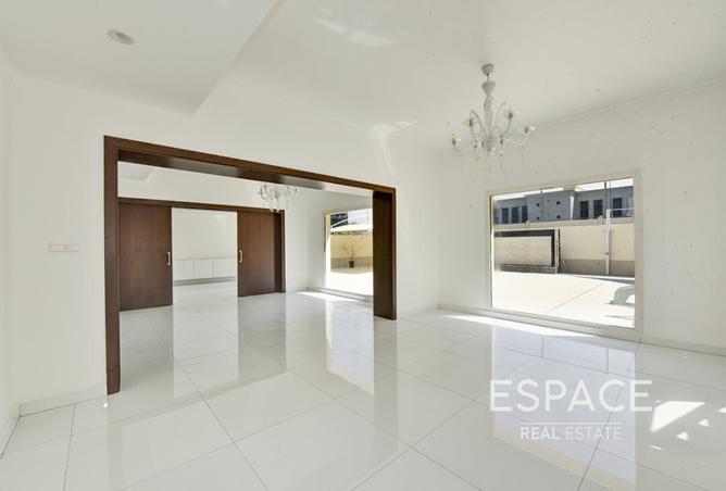 136092550 - Property Image 2