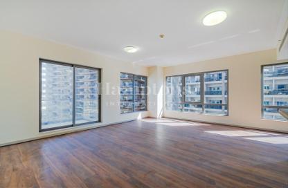 Apartment - 1 Bedroom - 2 Bathrooms for sale in South Ridge 2 - South Ridge - Downtown Dubai - Dubai