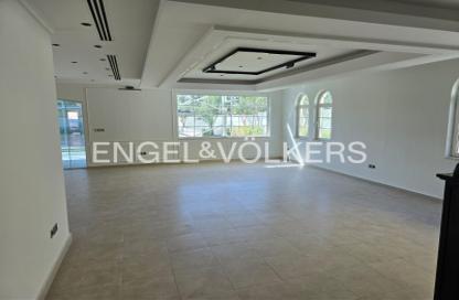 Villa - 4 Bedrooms - 6 Bathrooms for rent in Legacy Large - Legacy - Jumeirah Park - Dubai