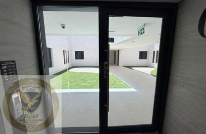 مستودع - استوديو - 2 حمامات للايجار في مجمع مويلح - تجارية مويلح - الشارقة مستودع - استوديو - 2 حمامات للايجار في مجمع مويلح - تجارية مويلح - الشارقة