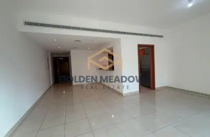 شقة - 2 غرف نوم - 2 حمامات للبيع في الغزلان  3 - الغزلان - جرينز - دبي