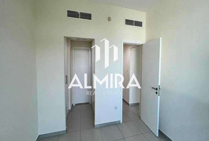 87033977 - صورة العقار 3