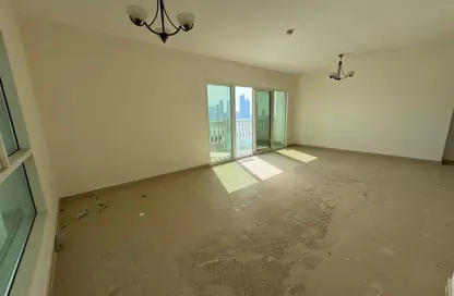Apartment - 3 Bedrooms - 4 Bathrooms for rent in Al Majaz 2 - Al Majaz - Sharjah