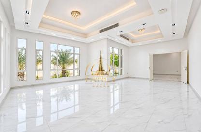 Villa - 6 - 7+ for rent in Al Aweer 1 - Al Aweer - Dubai