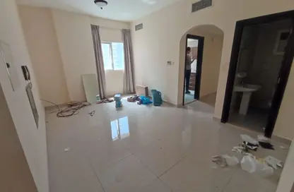 Apartment - 1 Bedroom - 2 Bathrooms for rent in Al Taawoon Tower 1 - Al Taawoon Towers - Al Khan - Sharjah