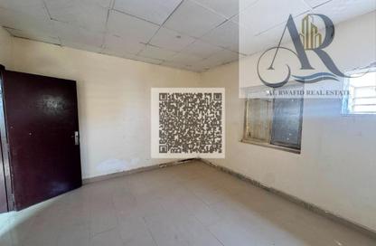 Labor Camp - Studio - 7+ Bathrooms for rent in SG 10 Building - Industrial Area 10 - Sharjah Industrial Area - Sharjah