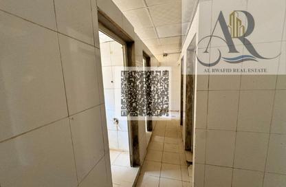 Labor Camp - Studio - 7+ Bathrooms for rent in SG 10 Building - Industrial Area 10 - Sharjah Industrial Area - Sharjah Labor Camp - Studio - 7+ Bathrooms for rent in SG 10 Building - Industrial Area 10 - Sharjah Industrial Area - Sharjah