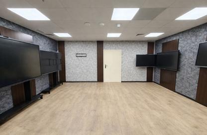 Office Space - Studio - 2 for rent in Makeen Building - Airport Road - Al Garhoud - Dubai