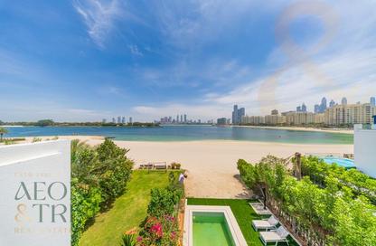 Villa - 5 Bedrooms - 6 Bathrooms for rent in Palma Residences - Palm Jumeirah - Dubai