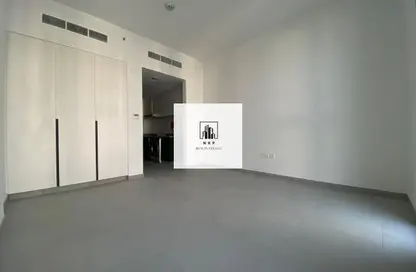 شقة - 1 حمام للايجار في ذا لينك - إيست فييليدج - الجادة - الشارقة