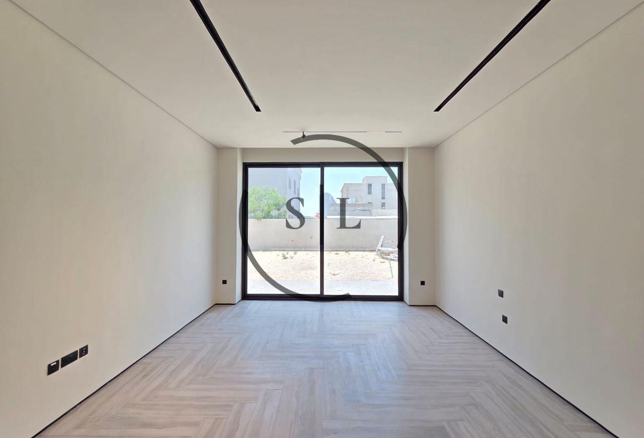 All Ensuite | 2 Fitted Kitchen | Covered Parking photo 9