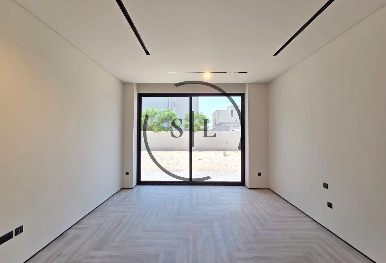 All Ensuite | 2 Fitted Kitchen | Covered Parking photo 6
