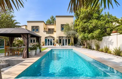 Villa - 3 Bedrooms - 5 Bathrooms for rent in District 8 - Jumeirah Park - Dubai