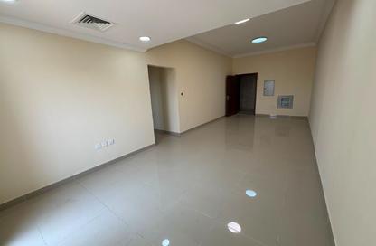 Apartment - 2 - 3 for rent in Al Jurf 3 - Al Jurf - Ajman