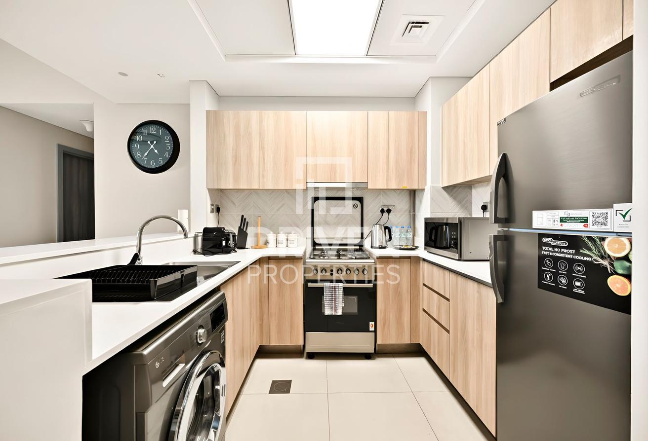 Spacious | Furnished | Corner Unit | Large Terrace photo 17