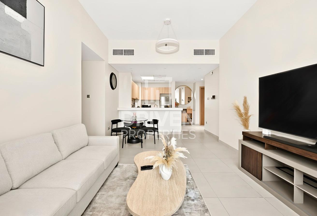 Spacious | Furnished | Corner Unit | Large Terrace photo 3