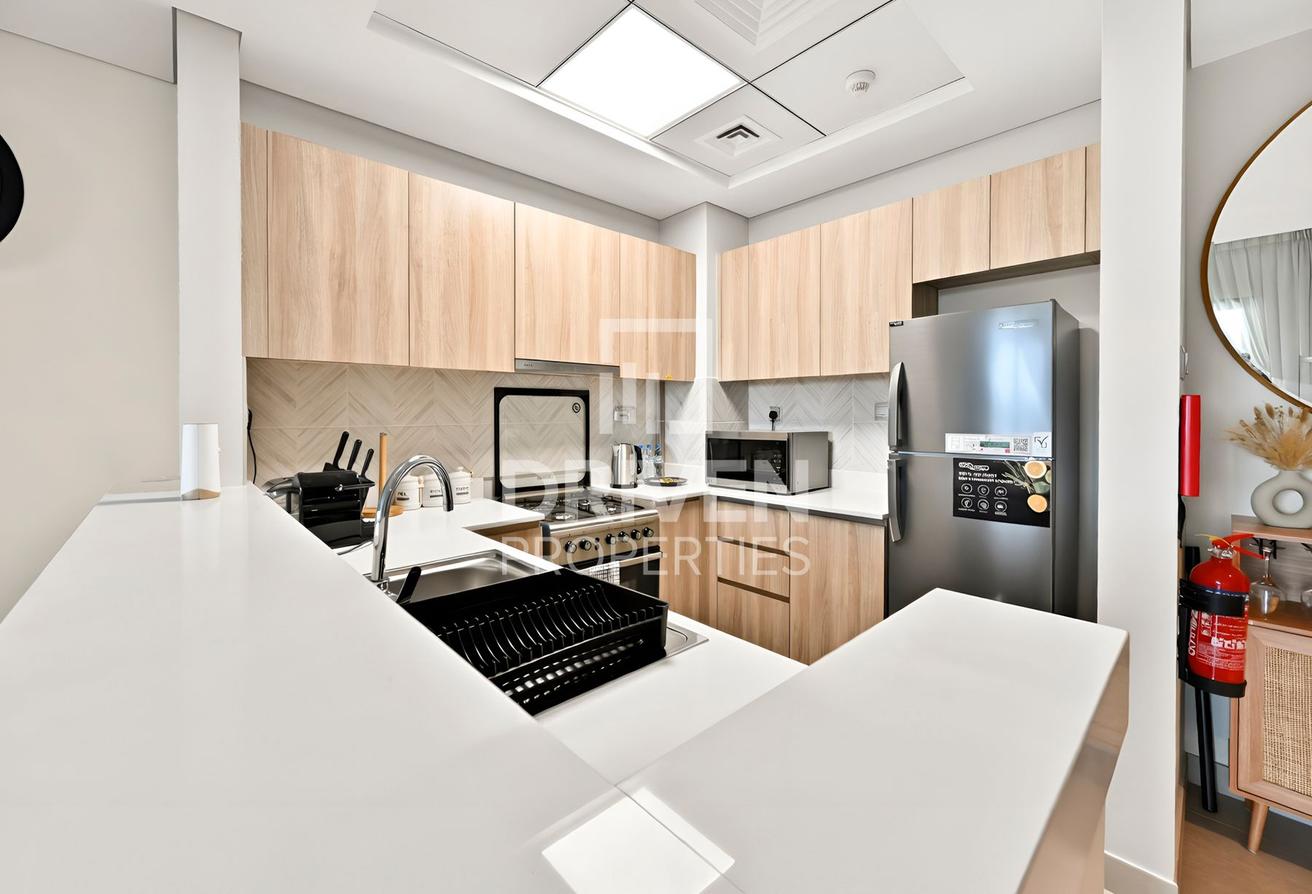 Spacious | Furnished | Corner Unit | Large Terrace photo 16
