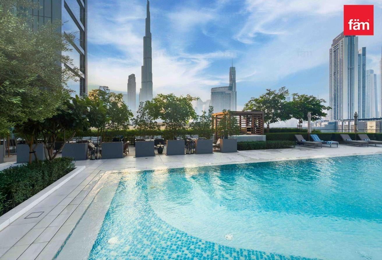 Vacant | Burj Khalifa View | Unfurnished photo 14