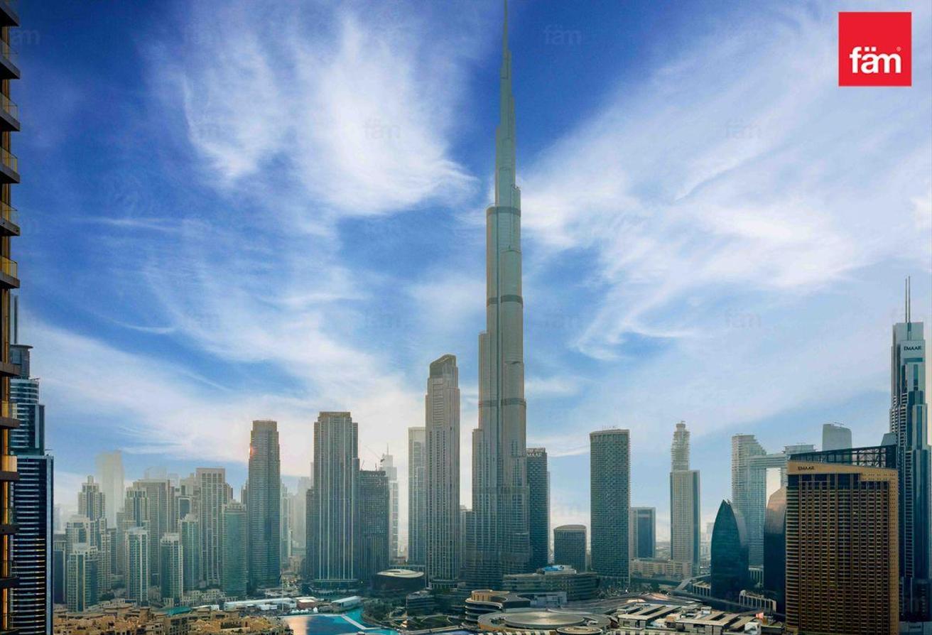 Vacant | Burj Khalifa View | Unfurnished photo 4