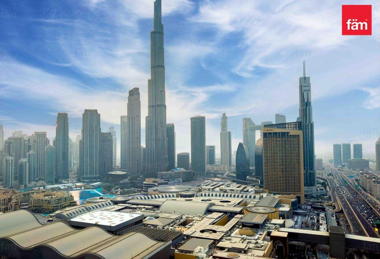 Vacant | Burj Khalifa View | Unfurnished photo 7