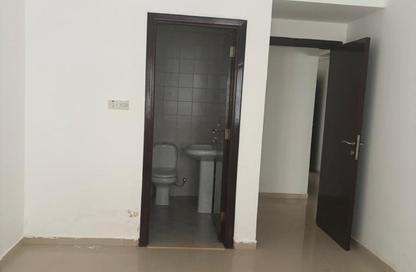 Apartment - 1 Bedroom - 1 Bathroom for rent in Downtown Fujairah - Fujairah