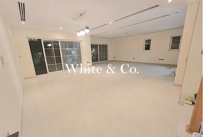 98702406 - Property Image 3