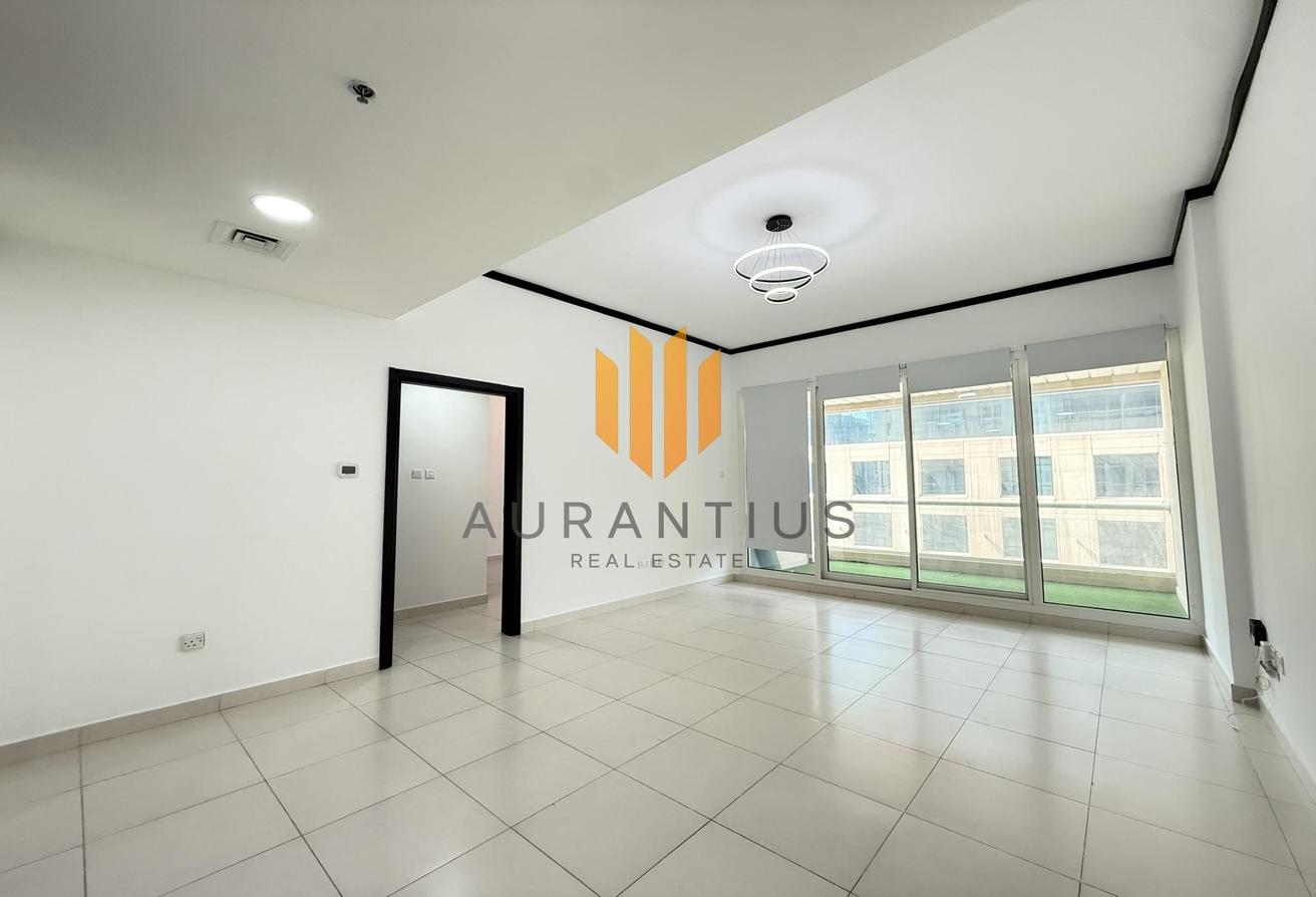 Chiller Free| White Goods| Vacant| Spacious 1BR photo 3