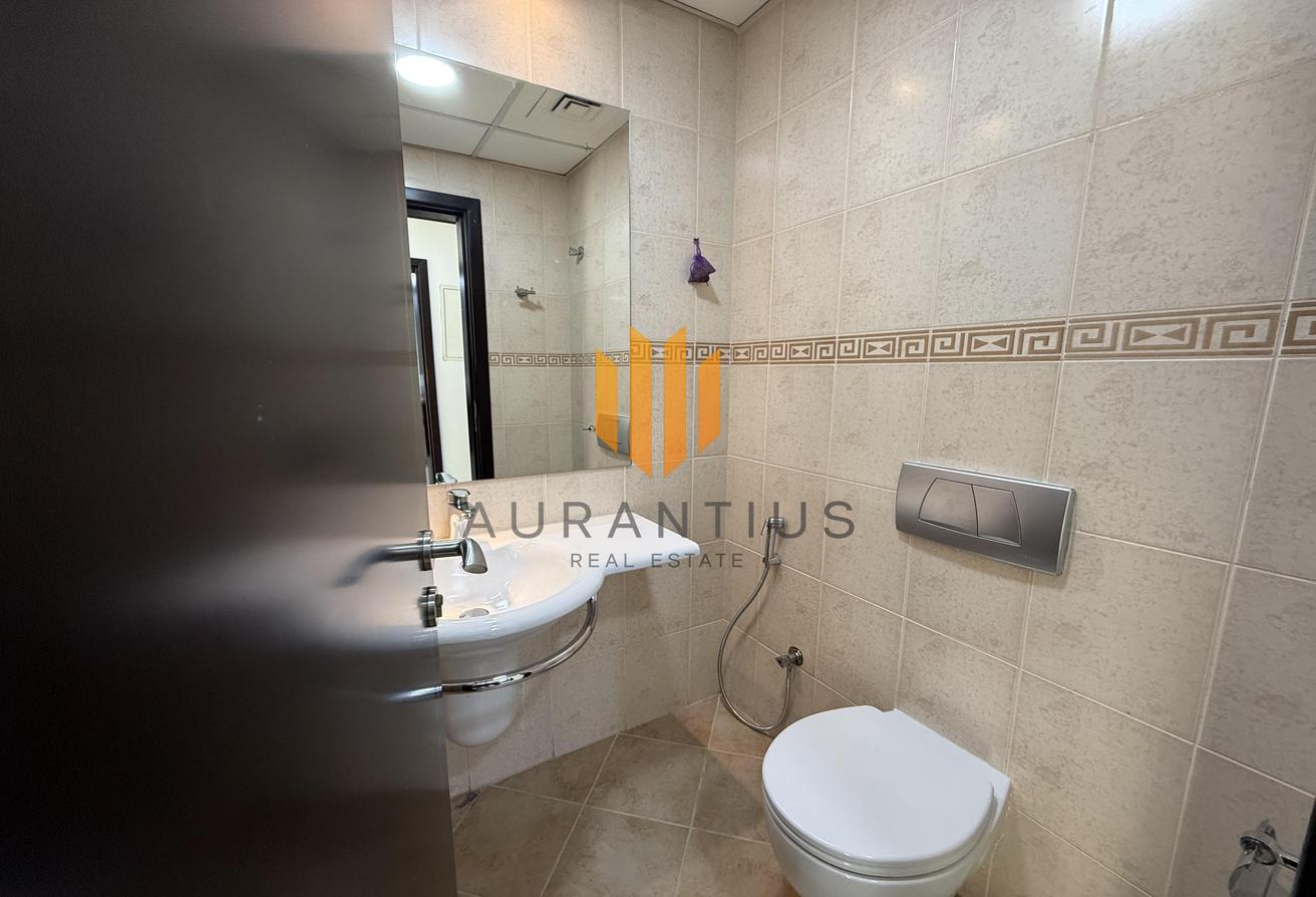 Chiller Free| White Goods| Vacant| Spacious 1BR photo 15