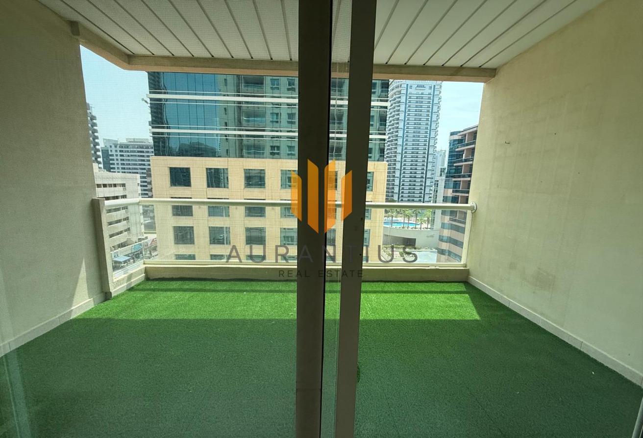 Chiller Free| White Goods| Vacant| Spacious 1BR photo 12