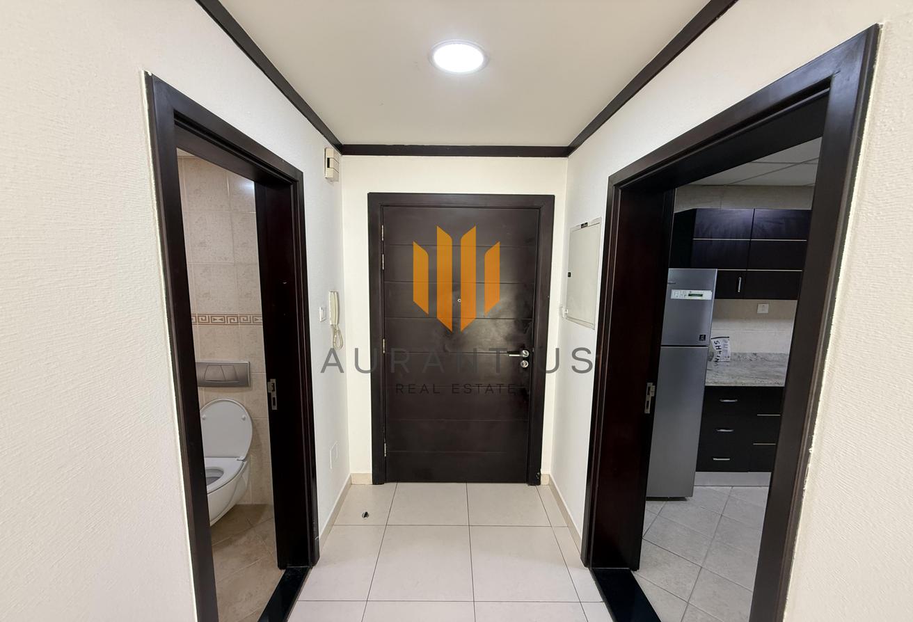 Chiller Free| White Goods| Vacant| Spacious 1BR photo 5