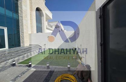 فيلا - 5 غرف نوم - 7 حمامات للبيع في الطي شرق - السيوح - الشارقة