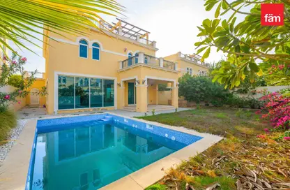 Villa - 4 Bedrooms - 5 Bathrooms for rent in District 9 - Jumeirah Park - Dubai