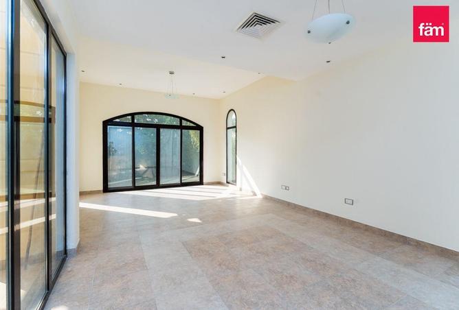 73741537 - Property Main Image