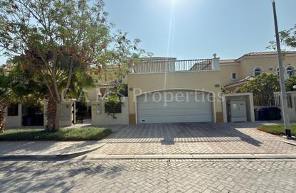Villa - 4 - 5 for sale in District 8 - Jumeirah Park - Dubai Villa - 4 - 5 for sale in District 8 - Jumeirah Park - Dubai
