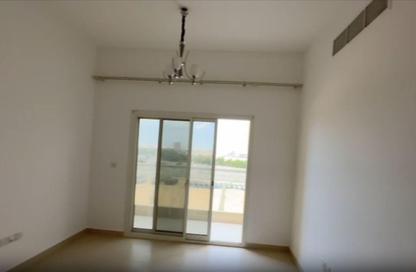 شقة - 2 غرف نوم - 3 حمامات للبيع في قرية الاميرة - الياسمين - عجمان