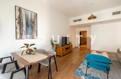 Apartment - 2 - 2 for rent in Cascades Tower - Dubai Marina - Dubai