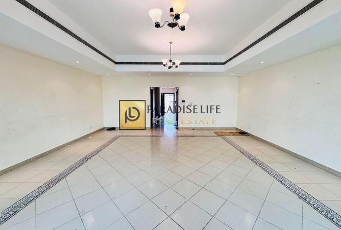 98689912 - Property Image 3