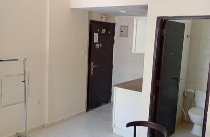 Apartment - Studio - 1 Bathroom for rent in Al Qulaya'ah - Al Sharq - Sharjah
