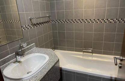 Apartment - 3 Bedrooms - 5 Bathrooms for rent in Bawabat Al Sharq - Baniyas East - Baniyas - Abu Dhabi