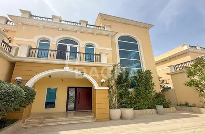 Villa - 4 Bedrooms - 4 Bathrooms for sale in District 9 - Jumeirah Park - Dubai