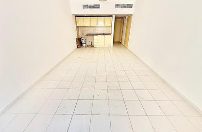 Apartment - Studio - 1 Bathroom for rent in New Al Taawun Road - Al Taawun - Sharjah