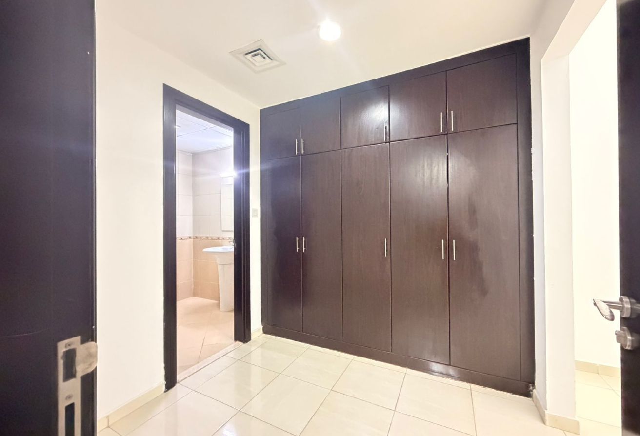 2 bedroom apartment in Al Rabia Tower, Majan: 9