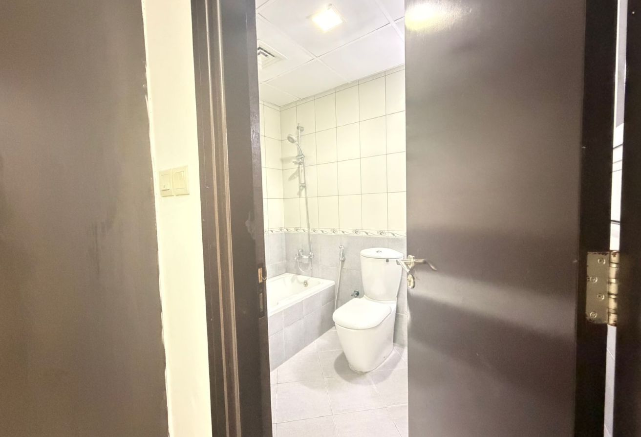2 bedroom apartment in Al Rabia Tower, Majan: 11