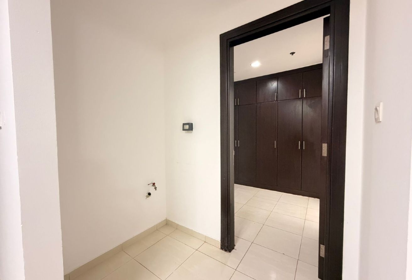 2 bedroom apartment in Al Rabia Tower, Majan: 7