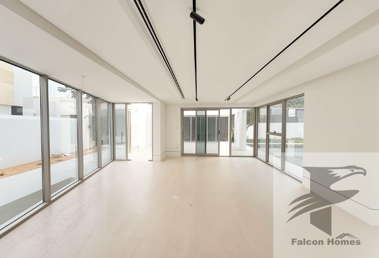 Modern | Bright 6BR Villa with Private Pool photo 8